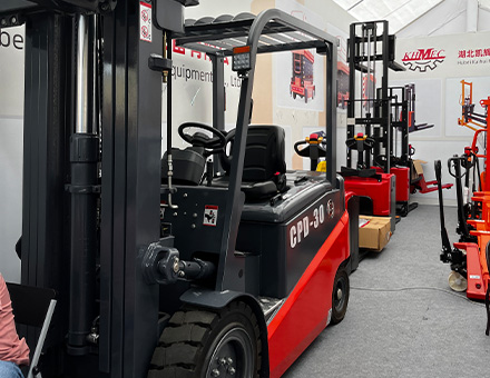 Berapa Tenaga Kuda Motor Forklift Listrik？